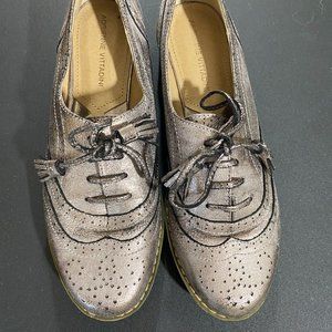 Women's shimmery vintage shoes